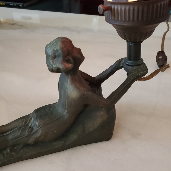 * Vintage Art Deco Lamp - Picture 9 of 17
